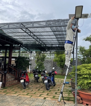 ĐÈN NĂNG LƯỢNG MẶT TRỜI 400W ĐÈN ĐƯỜNG